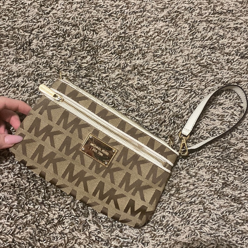 Michael Kors wristlet